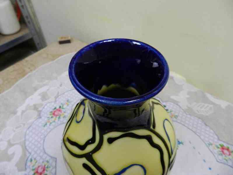 Krásná stará  krémová Váza Majolika Eichwald Dubí - foto 6