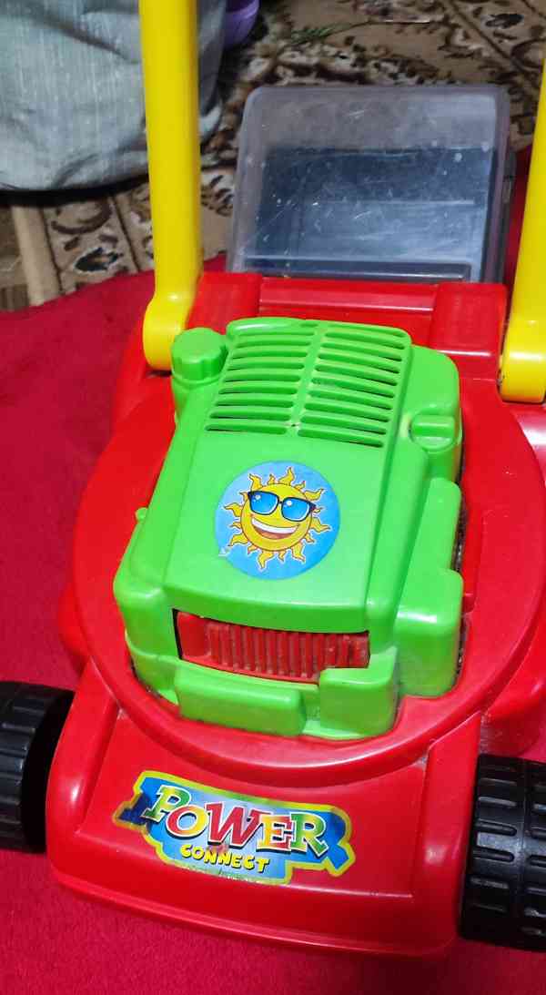 Dětská sekačka na trávu s košem  - foto 2