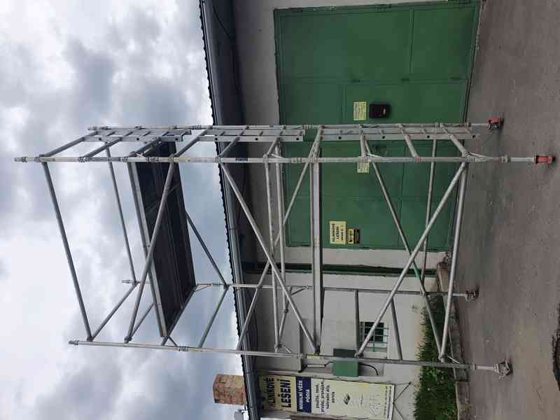 prodám pojízdnou věž Boss - foto 2