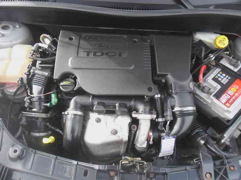 Ford Fusion 1,6 TDci - foto 9