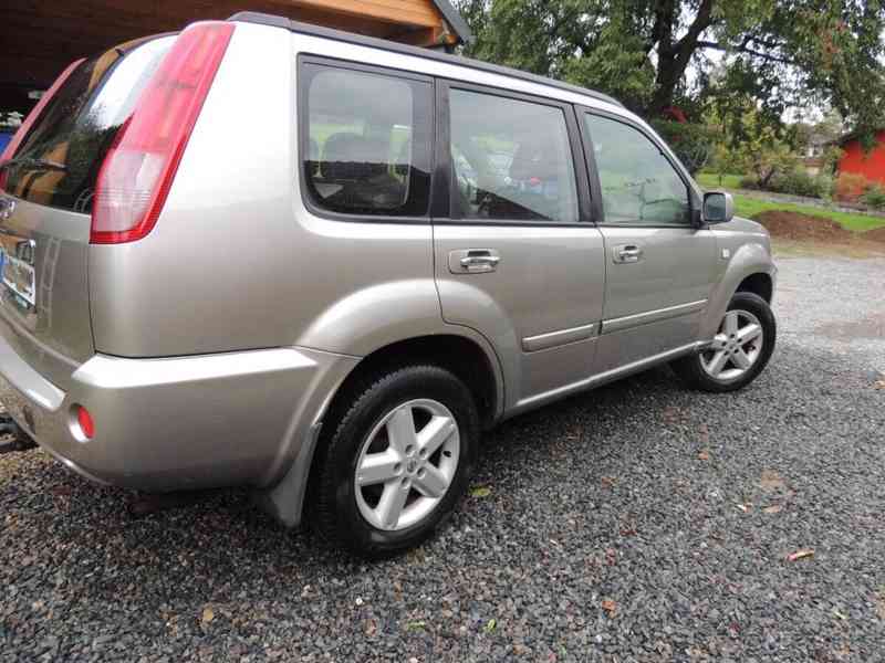 Nissan X-Trail 2,5   T30 121kw rok 2004 - foto 3