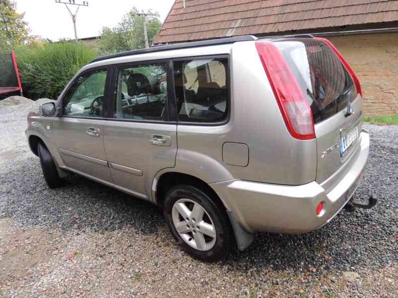 Nissan X-Trail 2,5   T30 121kw rok 2004 - foto 4