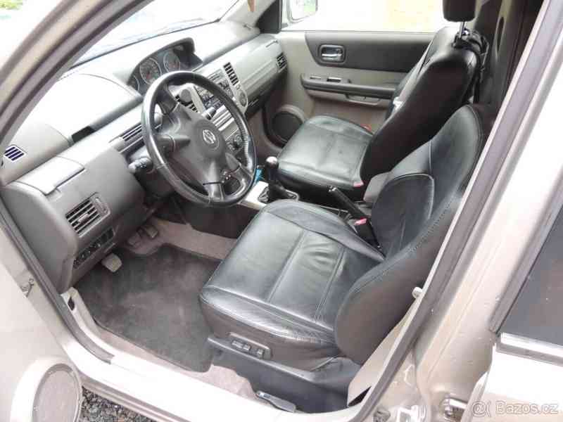 Nissan X-Trail 2,5   T30 121kw rok 2004 - foto 13