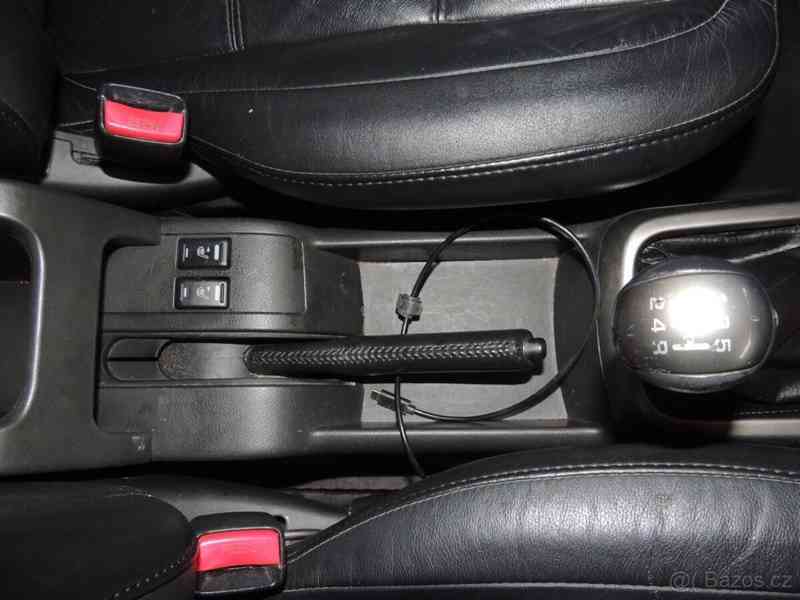 Nissan X-Trail 2,5   T30 121kw rok 2004 - foto 15