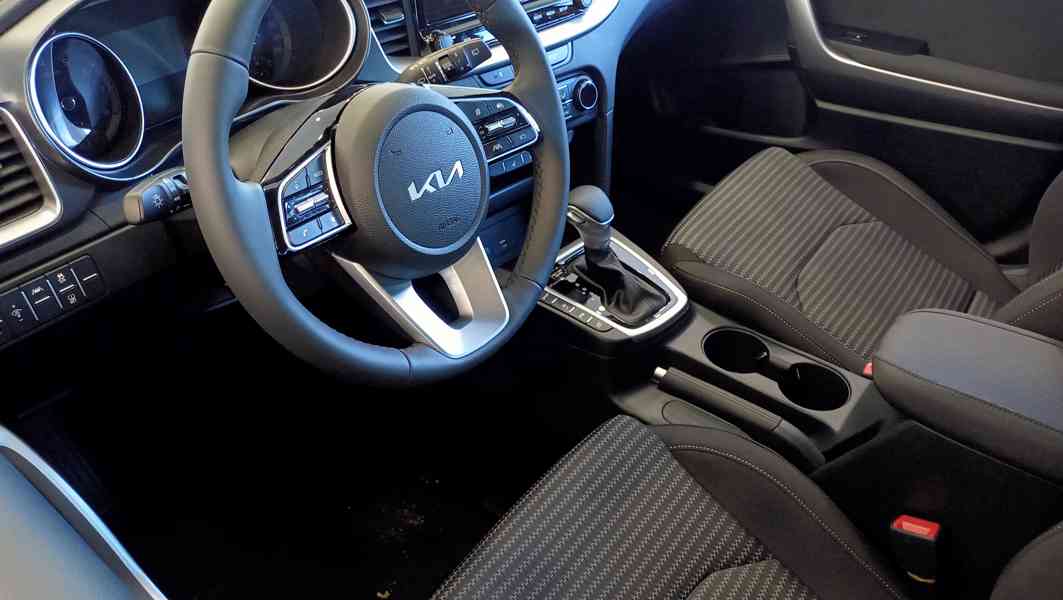 KIA Ceed SW, 118kw TOP. 2023 - foto 3