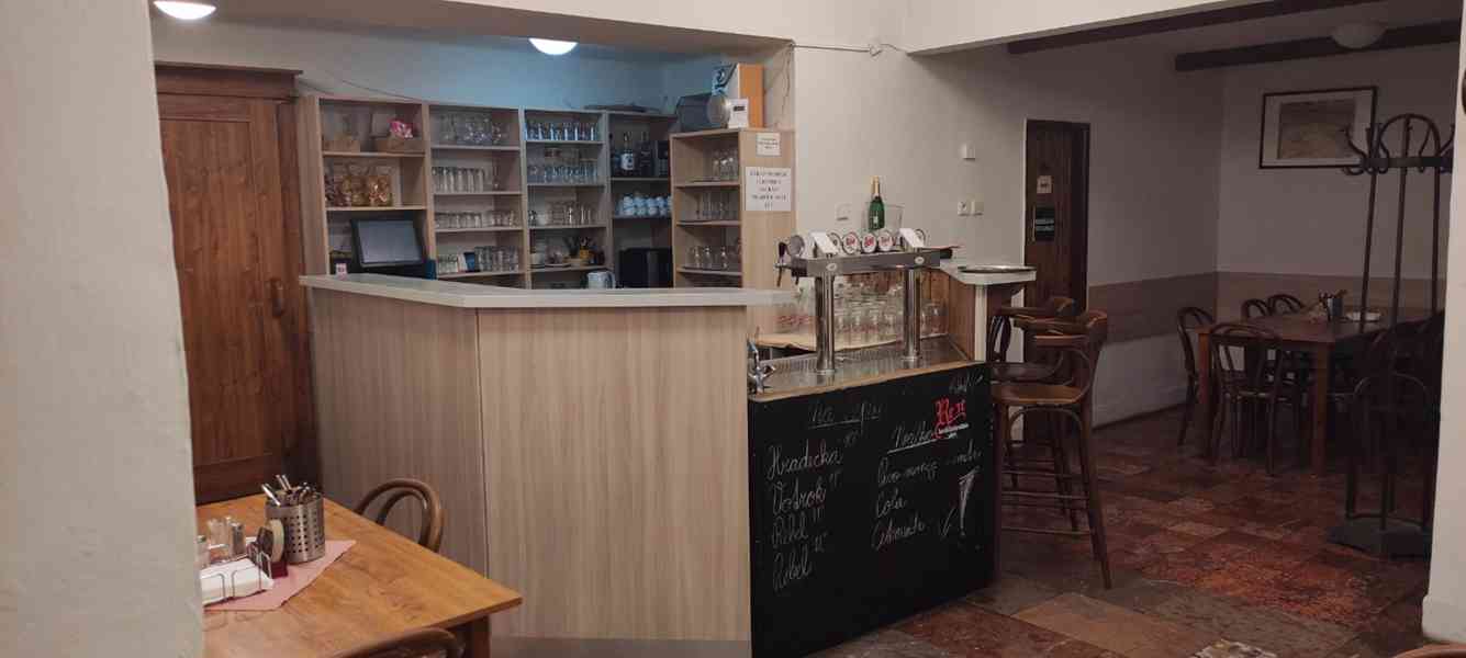 Přenechání pronájmu zavedené a plně vybavené restaurace - foto 3