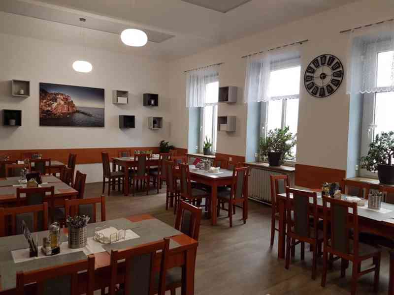 Přenechání pronájmu zavedené a plně vybavené restaurace - foto 2