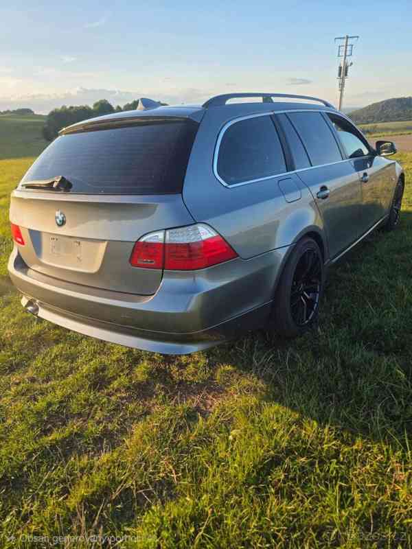 BMW Řada 5 2,0   520d - foto 2