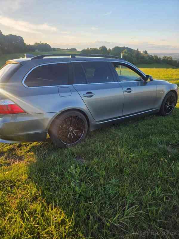 BMW Řada 5 2,0   520d - foto 9