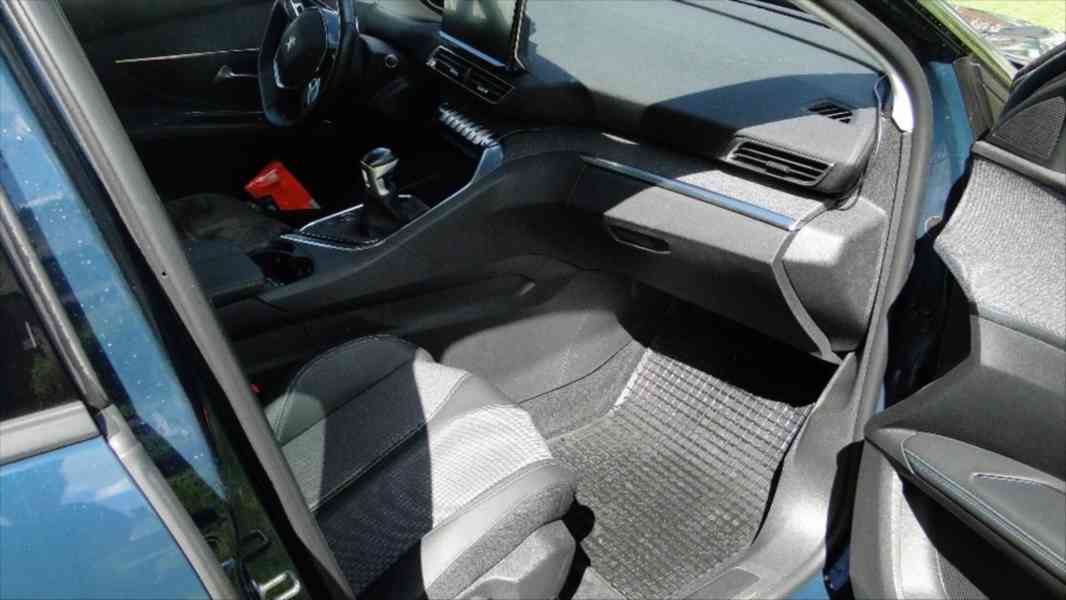 Peugeot 5008 1,6 rok výroby 2020 - foto 10