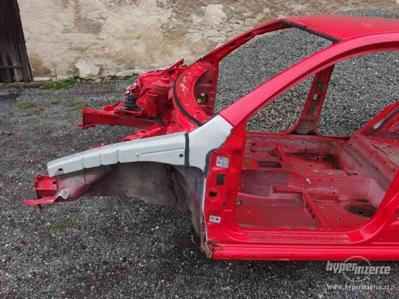 Havarovaná karoserie Škoda Fabia I hatchback - foto 2