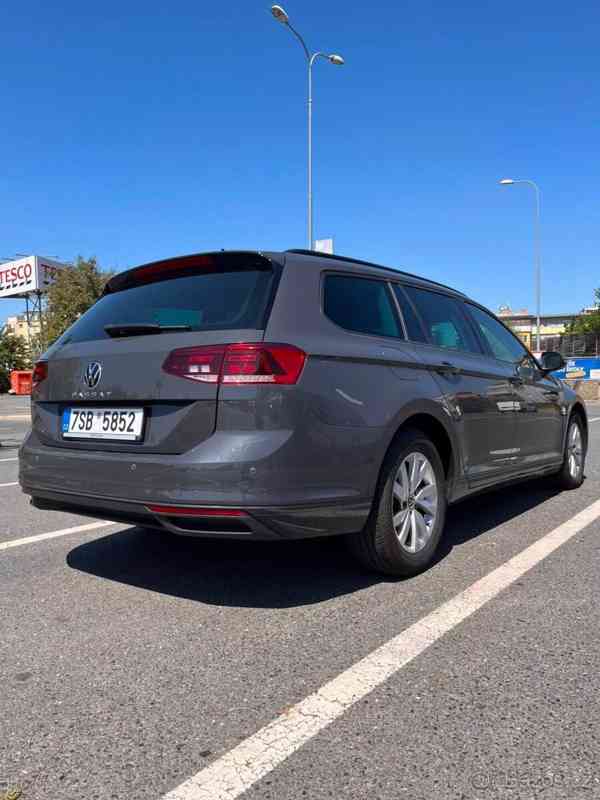 Volkswagen Passat 2,0   TDI DSG – 12/2021 - foto 3