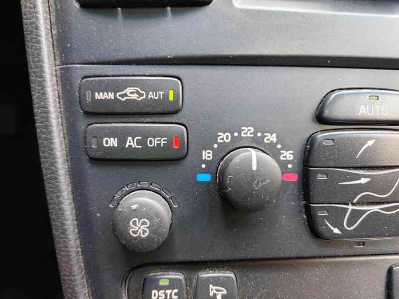 Volvo XC90 D5 Summum 136kw - foto 37