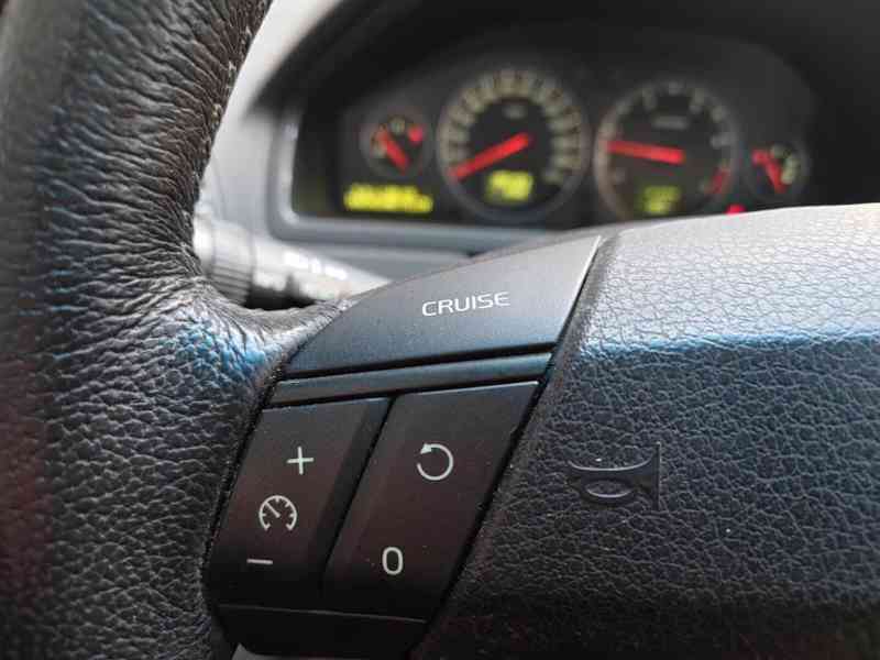 Volvo XC90 D5 Summum 136kw - foto 32