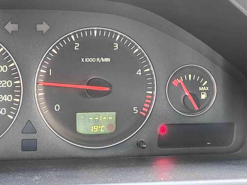 Volvo XC90 D5 Summum 136kw - foto 11