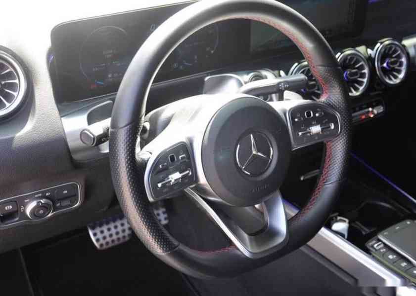 Mercedes-Benz GLB 200d 4MATIC TAŽNÉ PANORAMA ČR - foto 15