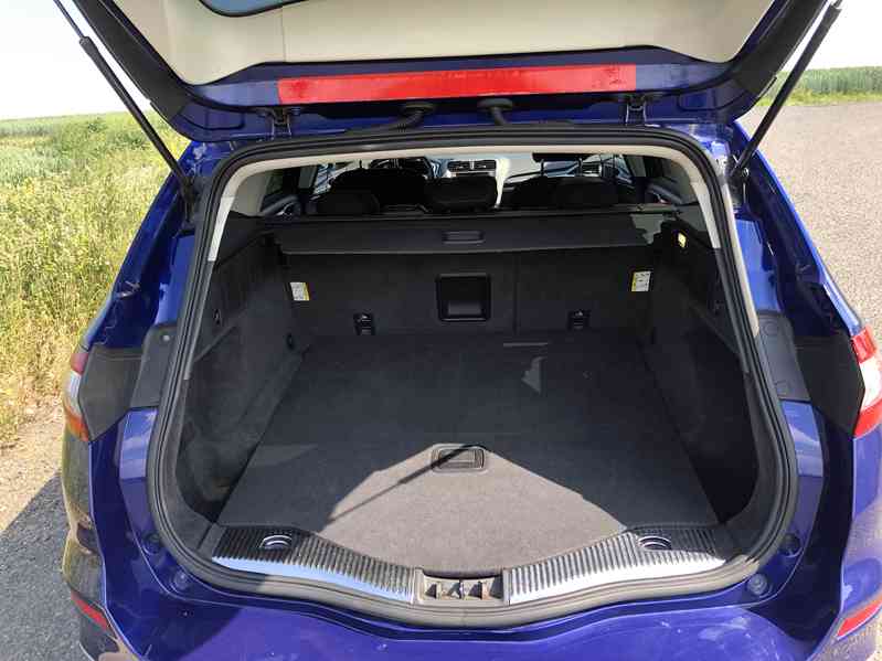 Ford Mondeo V. 2,0 TDCi 110KW Navigace, parkov. as. - foto 8