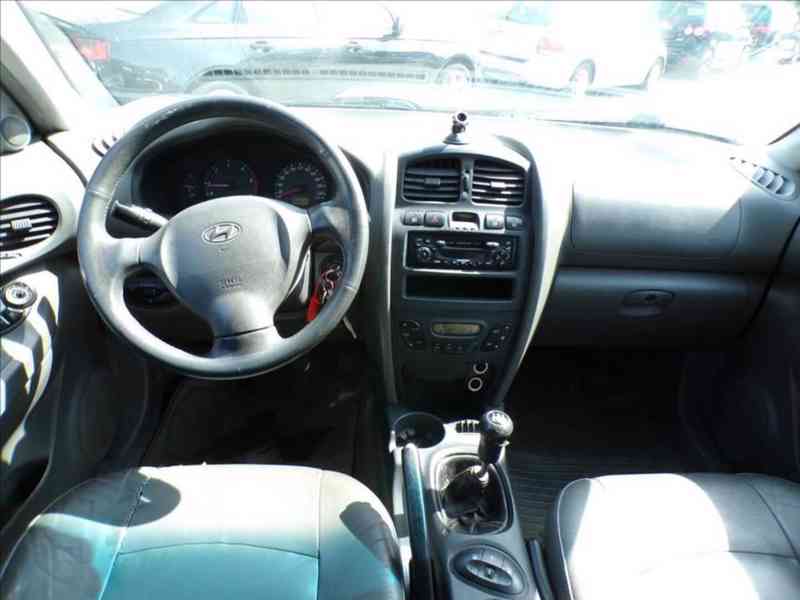 Hyundai Santa Fe 2,0 CRDi TAŽNÉ ZAŘÍZENÍ,4X4 - foto 5