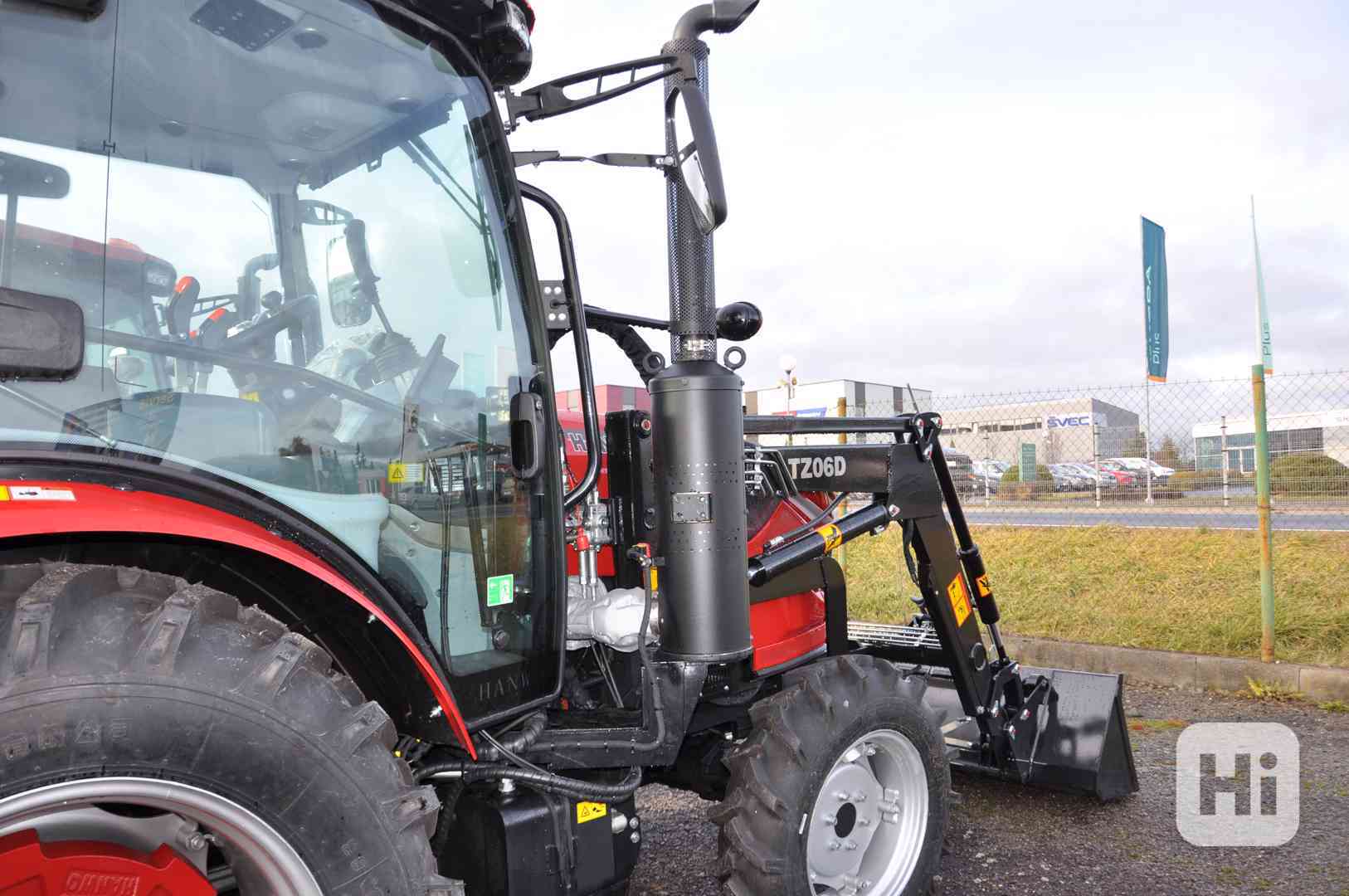 Traktor HANWO HWE 704 C, STAGE V, 4 válcový motor Víčko  - foto 1