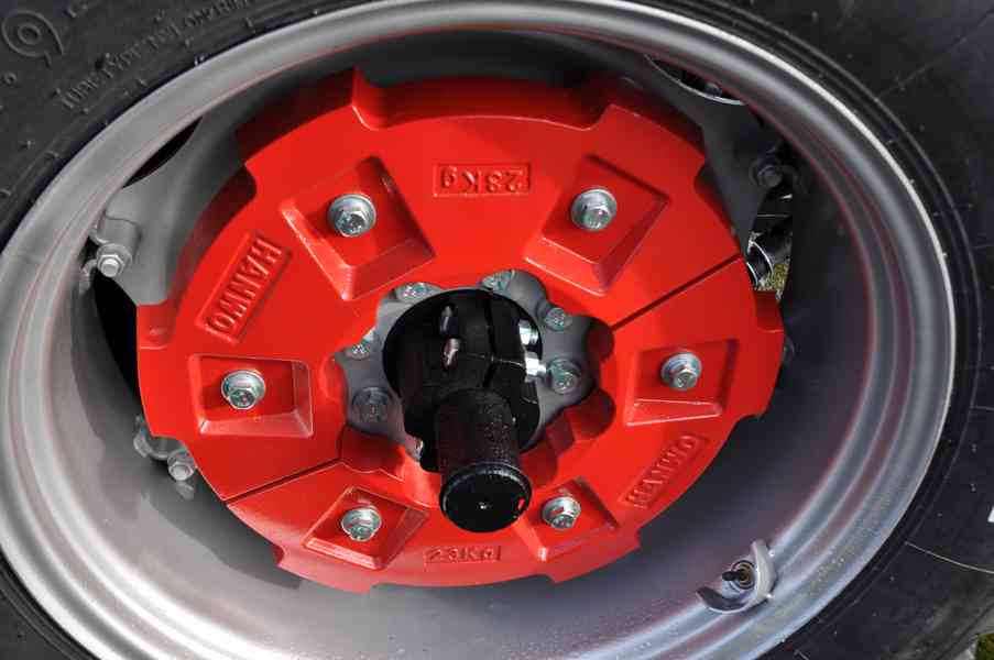 Traktor HANWO HWE 704 C, STAGE V, 4 válcový motor Víčko  - foto 10