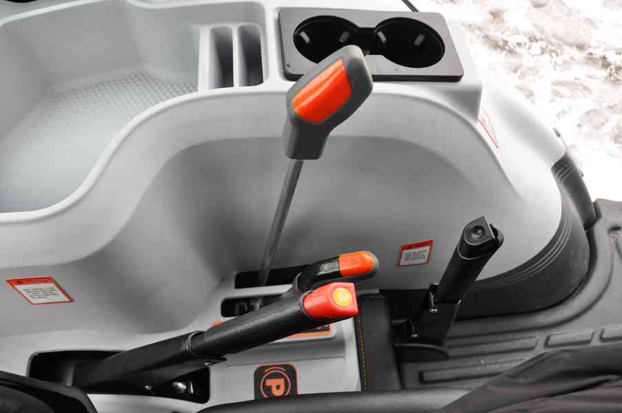 Traktor HANWO HWE 704 C, STAGE V, Traktory pro komunální,,,, - foto 12