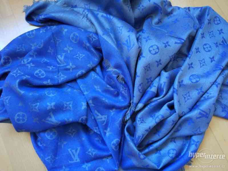 Azurový šátek LV (Louis Vuitton) - foto 2