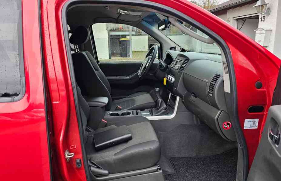 Nissan Pathfinder 2.5 dCi SE 140kw - foto 11