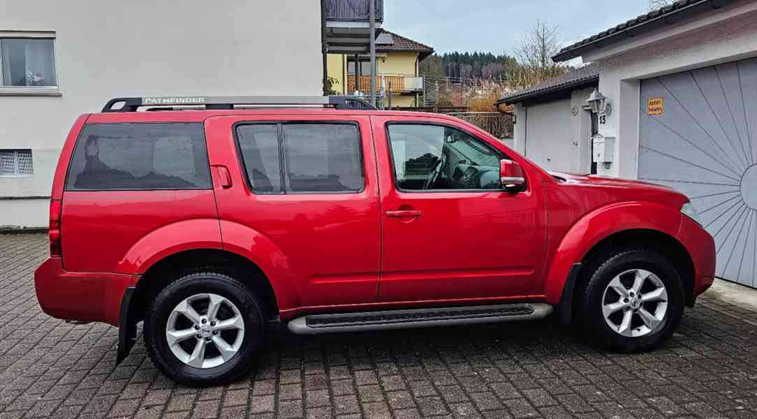 Nissan Pathfinder 2.5 dCi SE 140kw - foto 10