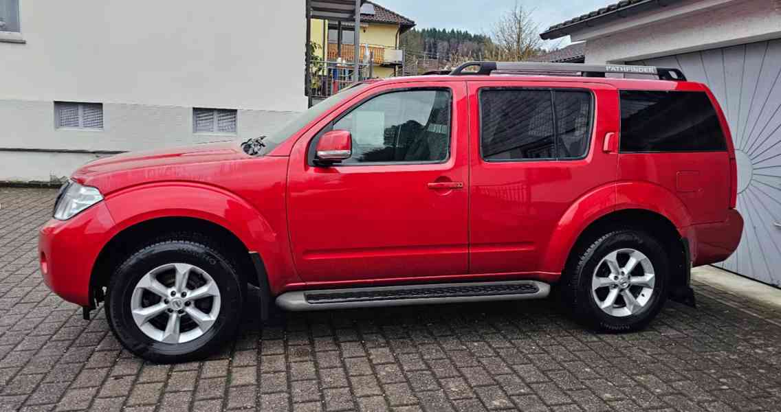 Nissan Pathfinder 2.5 dCi SE 140kw - foto 4