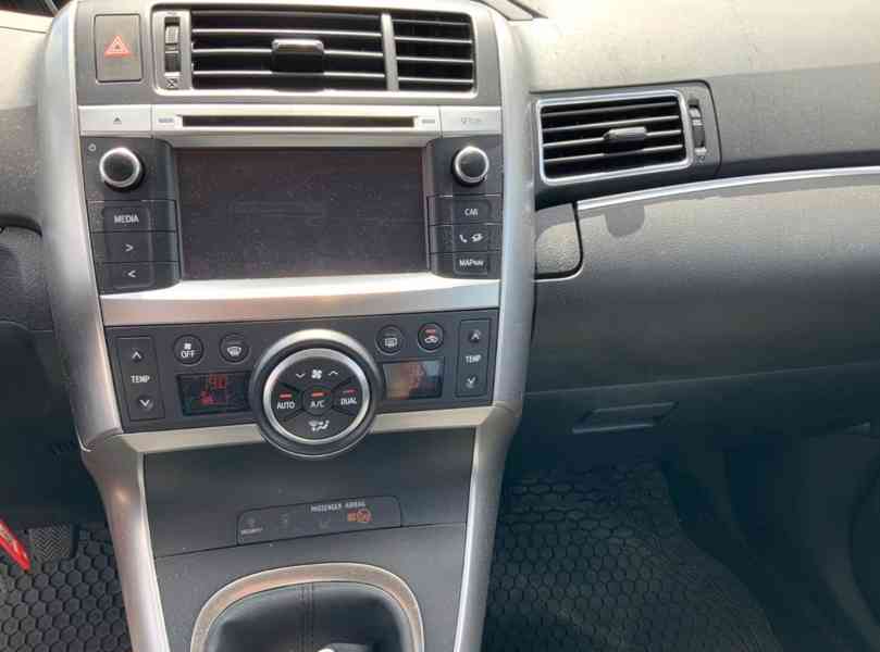 Toyota Verso 1.8i Life benzín 108kw - foto 13