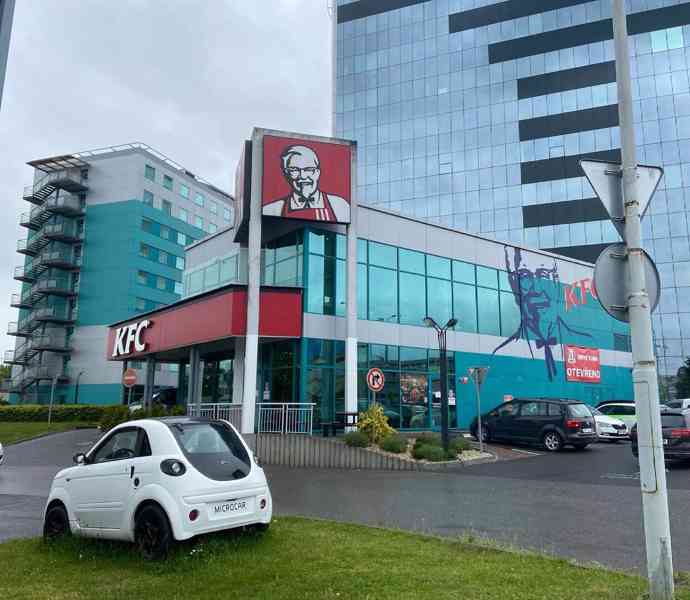 KFC Prague Gate - foto 1