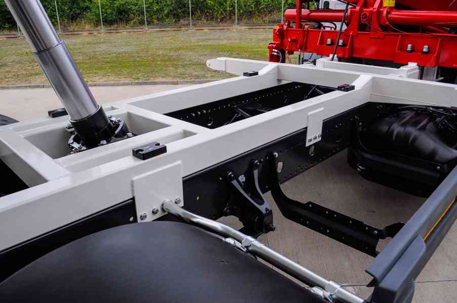 MERCEDES ATEGO 1218 TŘÍSTRANNÝ SKLÁPĚČ + HYDRAULICKÁ RUKA - foto 74
