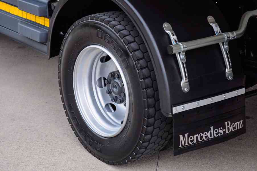 MERCEDES ATEGO 1218 TŘÍSTRANNÝ SKLÁPĚČ + HYDRAULICKÁ RUKA - foto 23