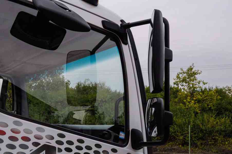 MERCEDES ATEGO 1218 TŘÍSTRANNÝ SKLÁPĚČ + HYDRAULICKÁ RUKA - foto 10