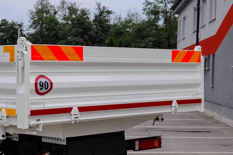 MERCEDES ATEGO 1218 TŘÍSTRANNÝ SKLÁPĚČ + HYDRAULICKÁ RUKA - foto 20