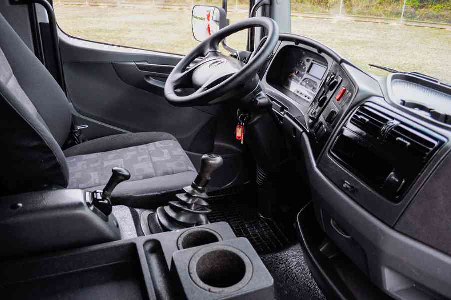 MERCEDES ATEGO 1218 TŘÍSTRANNÝ SKLÁPĚČ + HYDRAULICKÁ RUKA - foto 43