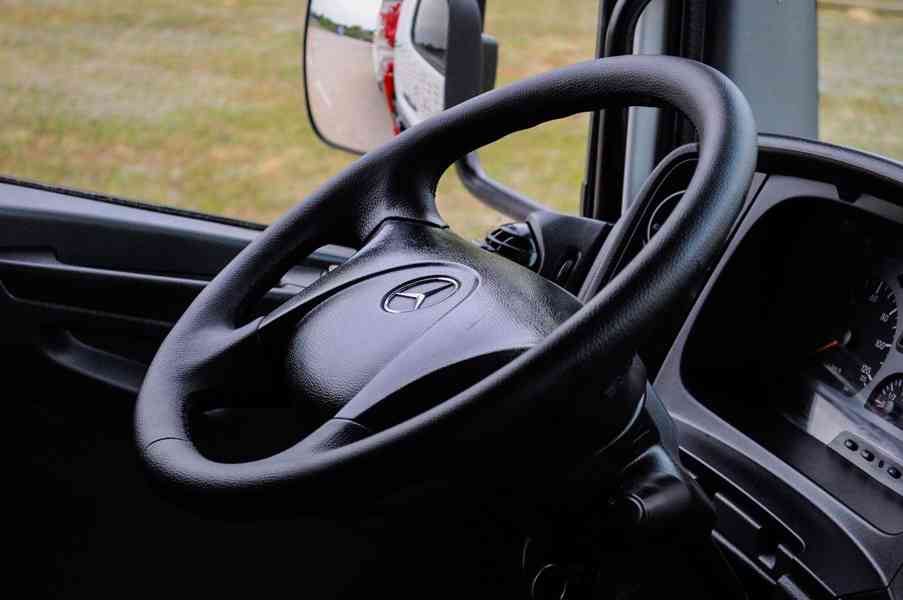 MERCEDES ATEGO 1218 TŘÍSTRANNÝ SKLÁPĚČ + HYDRAULICKÁ RUKA - foto 44