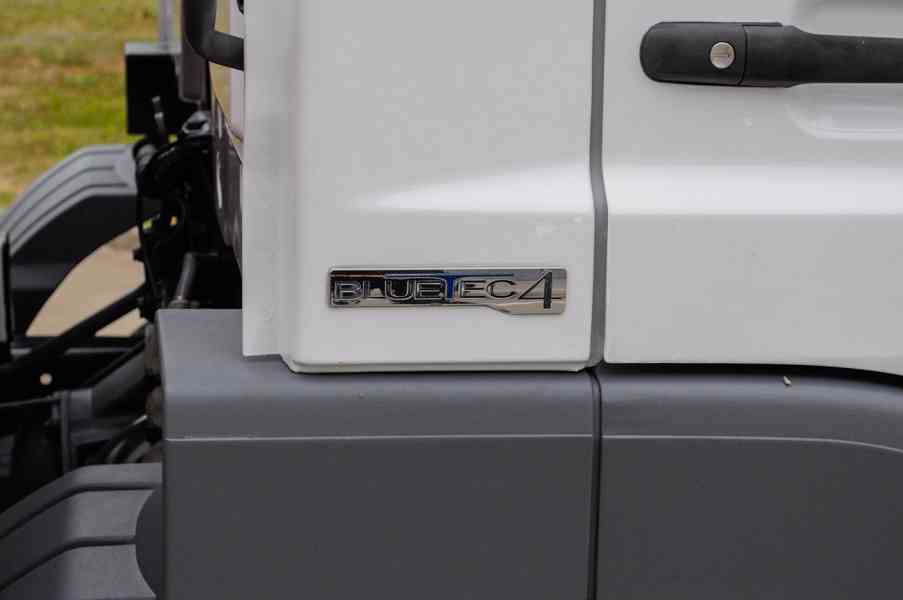 MERCEDES ATEGO 1218 TŘÍSTRANNÝ SKLÁPĚČ + HYDRAULICKÁ RUKA - foto 11