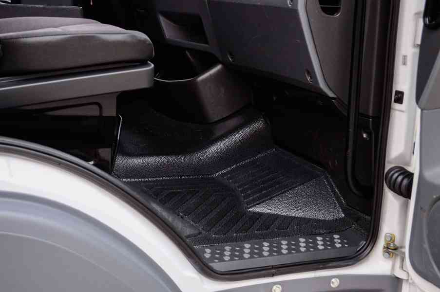 MERCEDES ATEGO 1218 TŘÍSTRANNÝ SKLÁPĚČ + HYDRAULICKÁ RUKA - foto 41