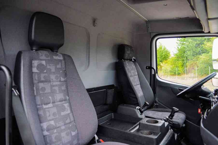 MERCEDES ATEGO 1218 TŘÍSTRANNÝ SKLÁPĚČ + HYDRAULICKÁ RUKA - foto 42