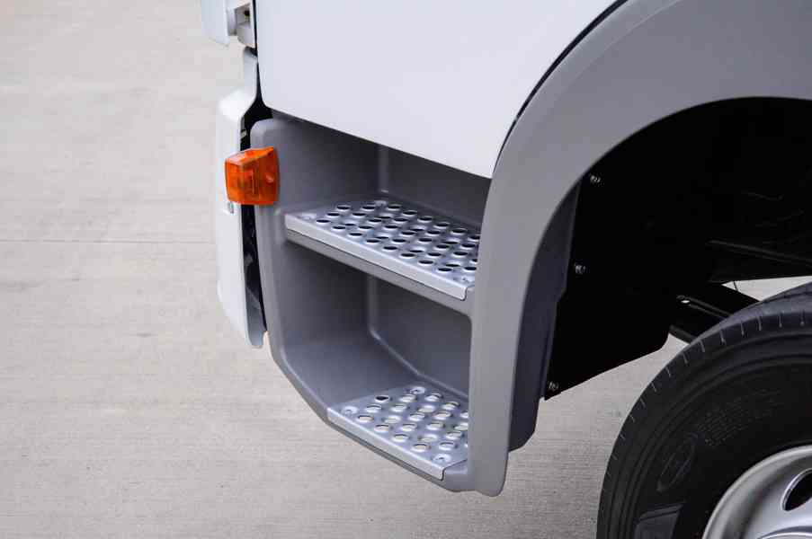 MERCEDES ATEGO 1218 TŘÍSTRANNÝ SKLÁPĚČ + HYDRAULICKÁ RUKA - foto 27