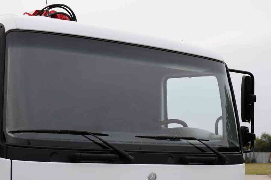 MERCEDES ATEGO 1218 TŘÍSTRANNÝ SKLÁPĚČ + HYDRAULICKÁ RUKA - foto 34