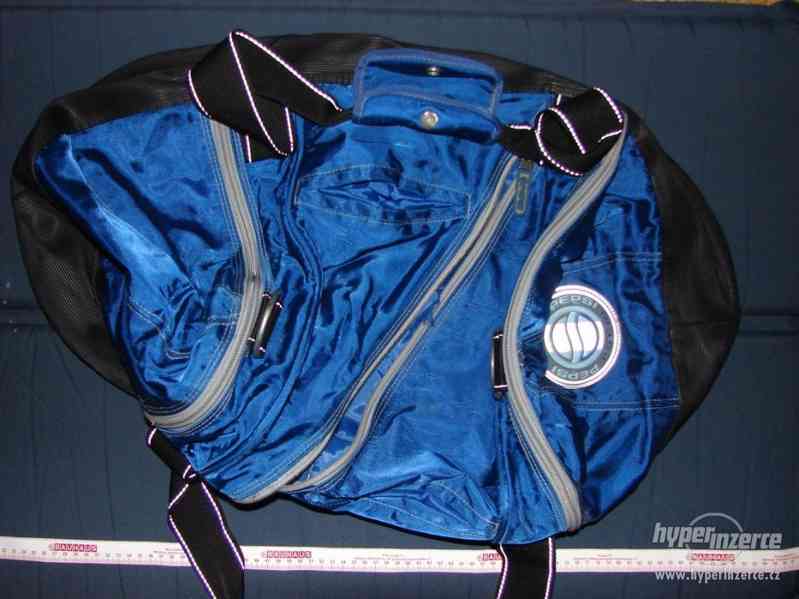 Sportovní modrá taška Oriflame, batoh AlpinePro, cestovní - foto 13