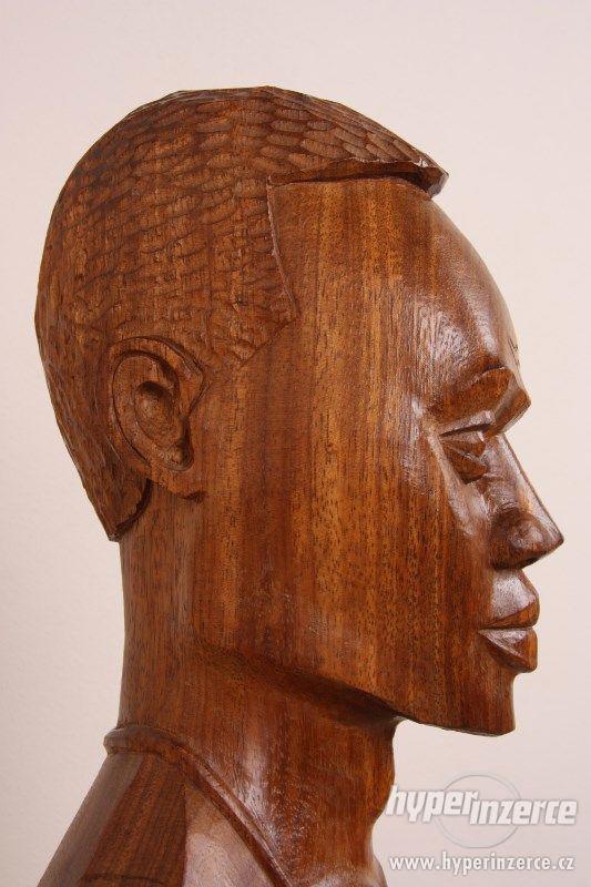 Dřevěná africká Busta muže - foto 2