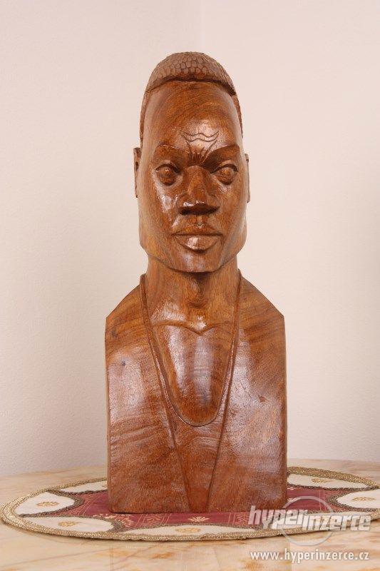 Dřevěná africká Busta muže - foto 3