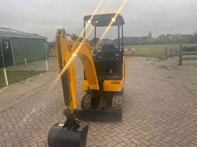 Bagar JCB 15-C1 - foto 2