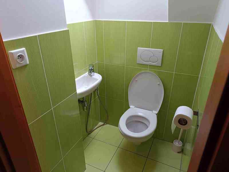 Atraktivní kanceláře v Ostravě - bez provize RK - foto 12