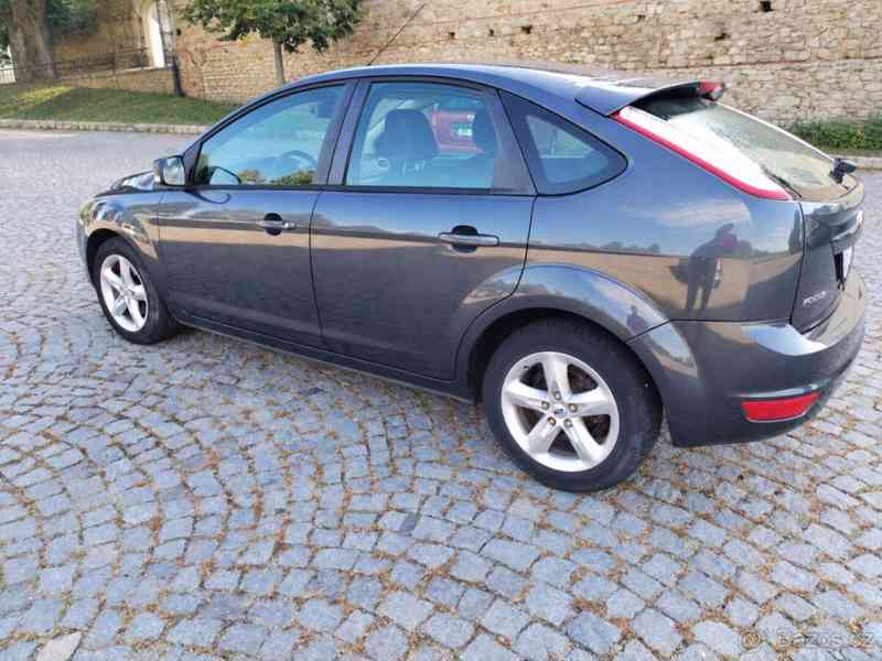 Ford Focus 1,8   BENZÍN 92 kW – ROK 2010 - foto 11