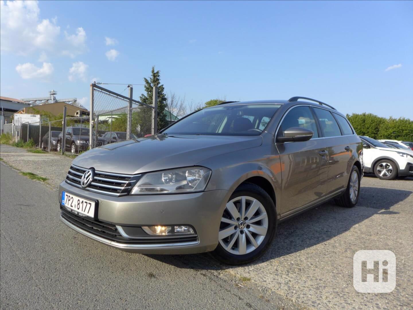 Volkswagen Passat 2,0 TDI DIGI AC NAVI VÝHŘEV - foto 1