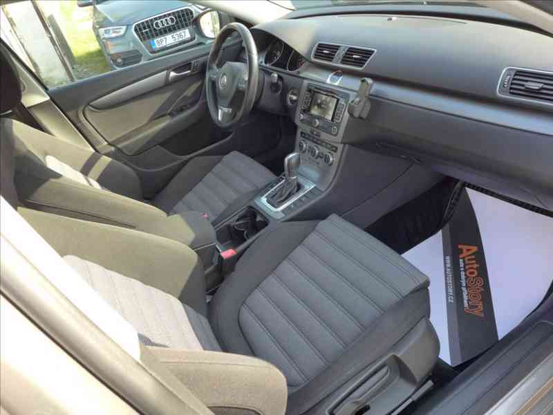Volkswagen Passat 2,0 TDI DIGI AC NAVI VÝHŘEV - foto 10